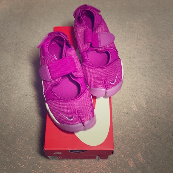 nike air rift size 6